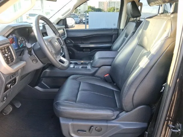 2024 Ford Expedition XLT photo 11
