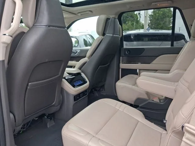 2023 Lincoln Navigator Reserve photo 5