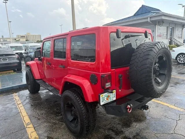 2015 Jeep Wrangler Unlimited Sahara photo 6