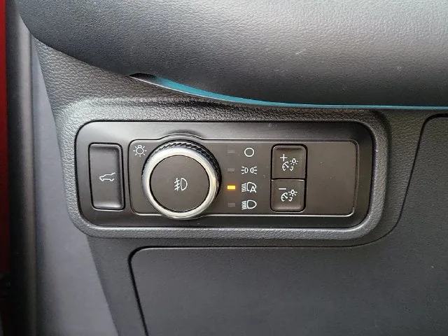 2025 Ford Explorer ST-Line photo 11