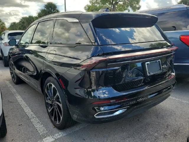 2024 Lincoln Nautilus Black Label photo 4