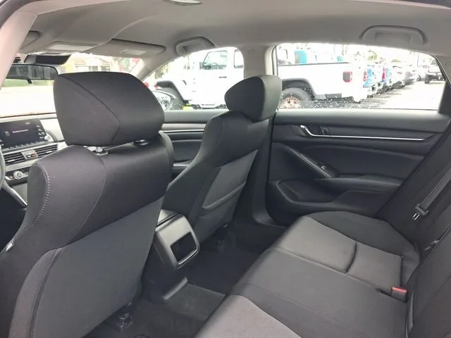 2018 Honda Accord LX photo 5