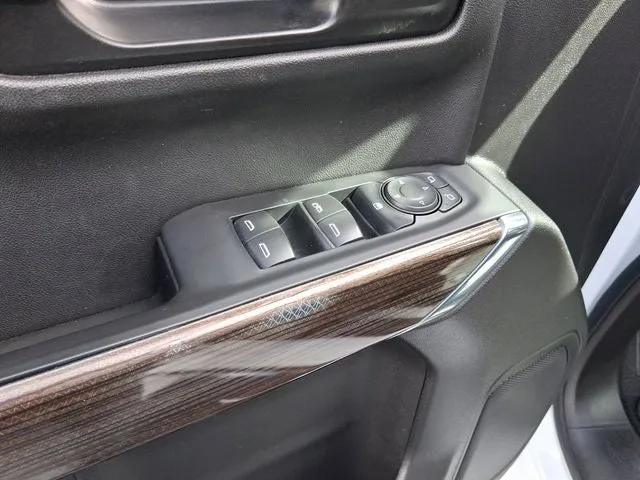 2021 Chevrolet Silverado 1500 LT photo 14