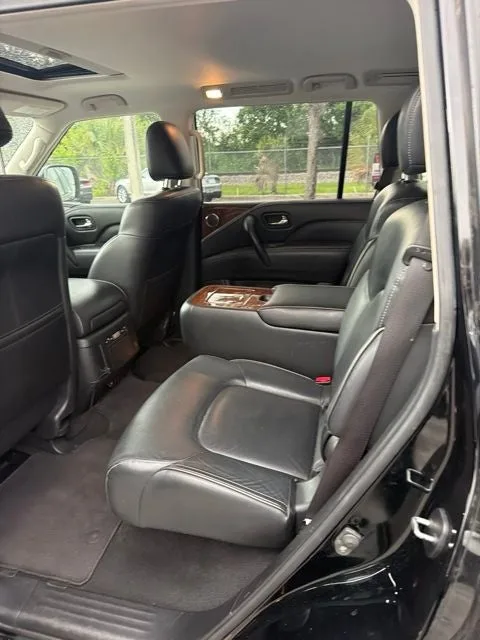 2019 INFINITI QX80 LUXE photo 3
