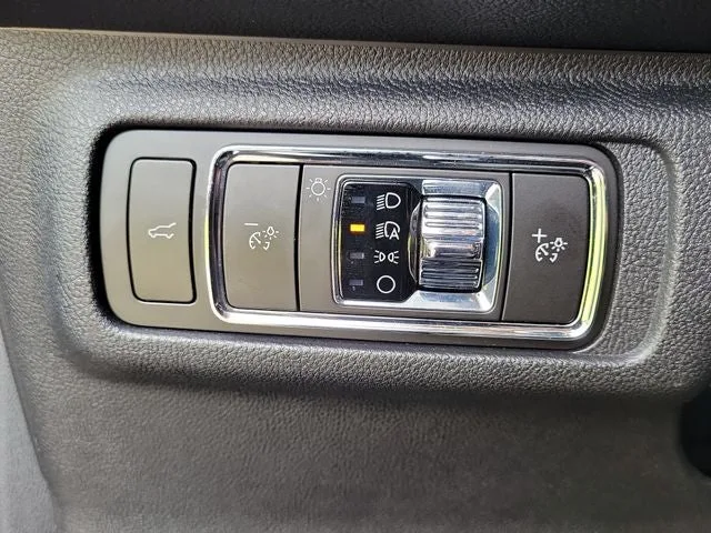 2025 Lincoln Corsair Premiere photo 12