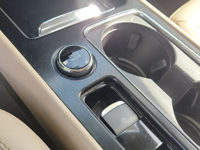 2022 Lincoln Corsair Standard photo 25