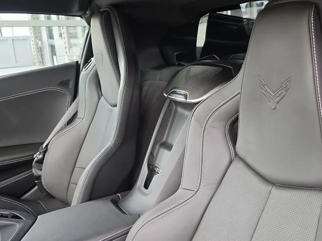 2025 Chevrolet Corvette Stingray 2LT photo 12