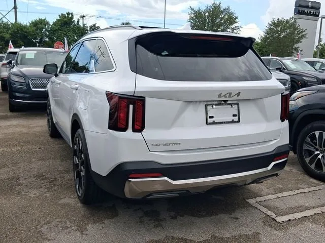 2025 Kia Sorento EX photo 3