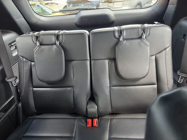 2023 Ford Explorer ST photo 12