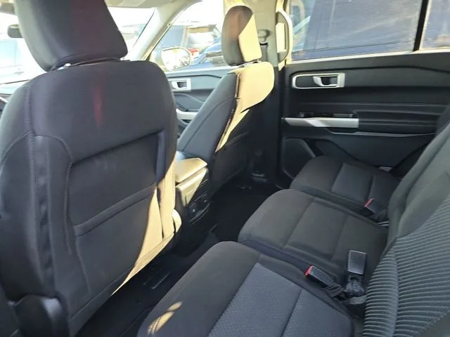 2023 Ford Explorer XLT photo 11