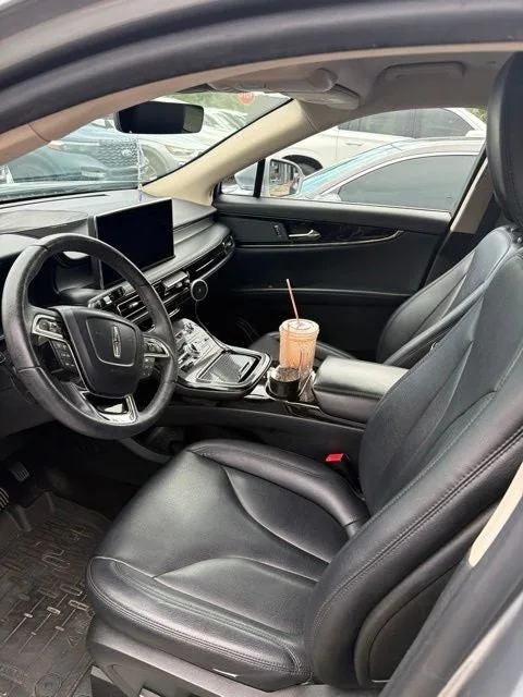 2022 Lincoln Nautilus Standard photo 4