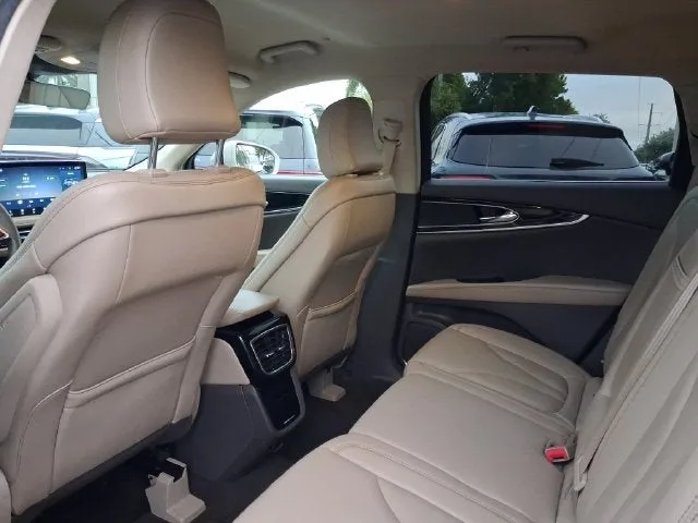 2023 Lincoln Nautilus Standard photo 5