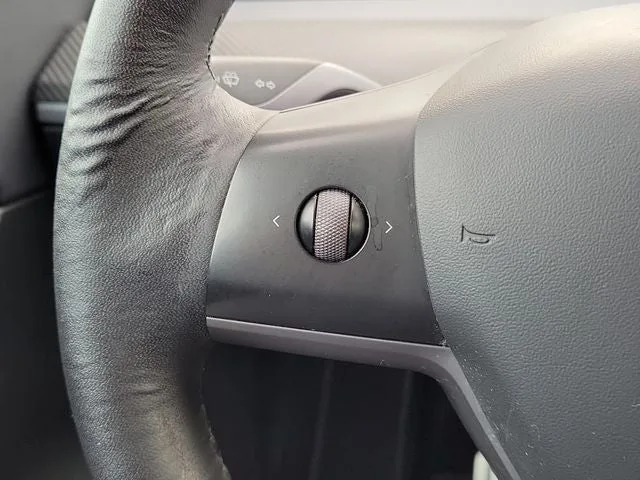2022 Tesla Model Y Performance photo 25