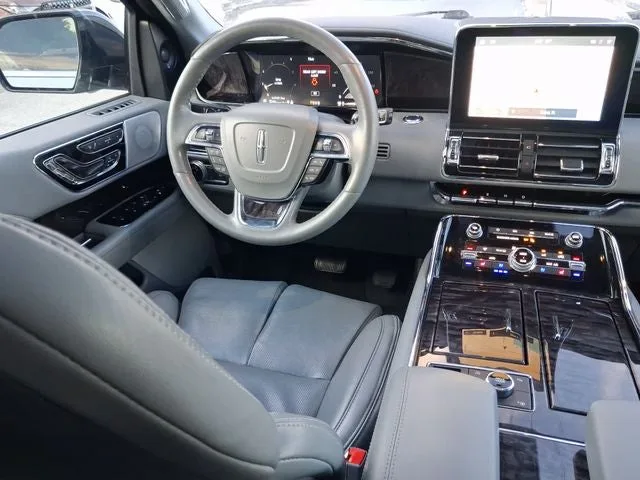 2020 Lincoln Navigator L Reserve photo 8