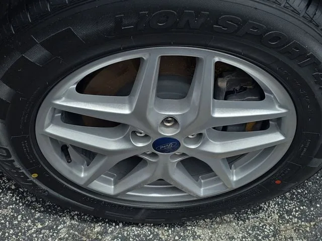 2022 Ford Edge SEL photo 8