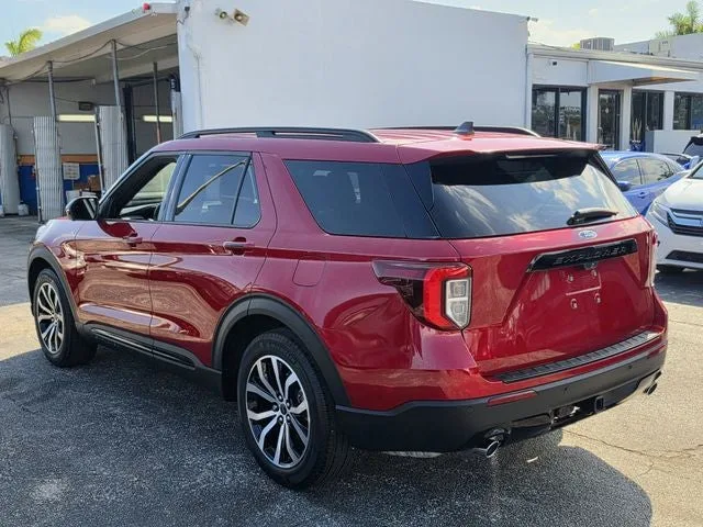 2023 Ford Explorer ST-Line photo 4