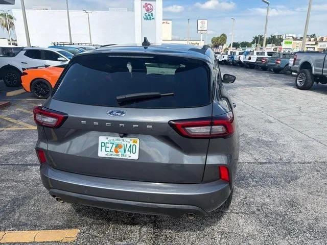 2023 Ford Escape ST-Line photo 5