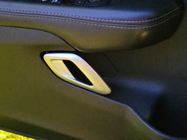 2018 Dodge Challenger R/T photo 19