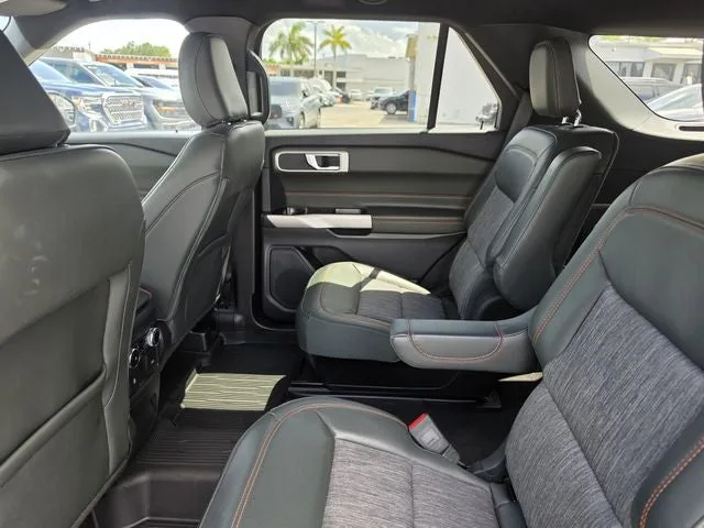 2023 Ford Explorer Timberline photo 11