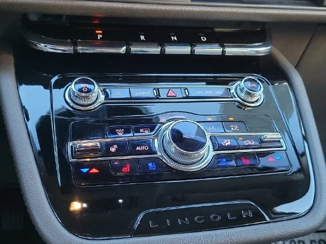 2022 Lincoln Corsair Standard photo 27