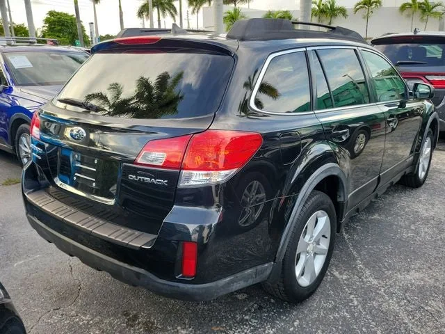 2014 Subaru Outback 2.5i Premium photo 3
