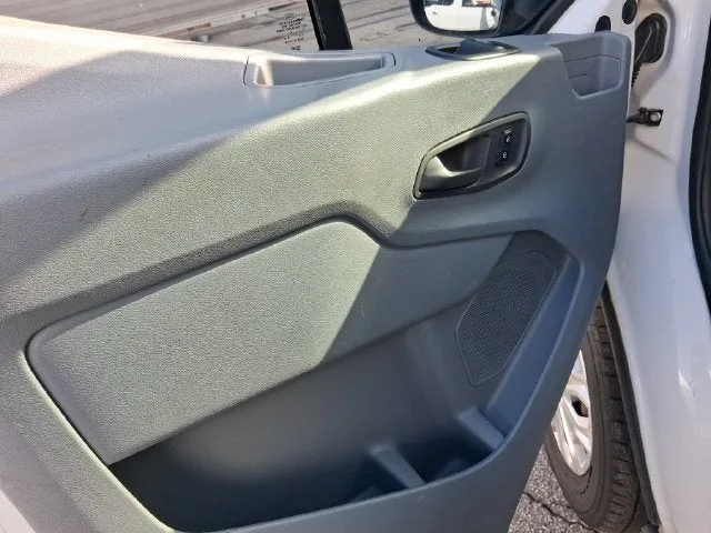 2019 Ford Transit-250 Base photo 11