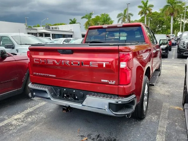 2021 Chevrolet Silverado 1500 LTZ photo 3