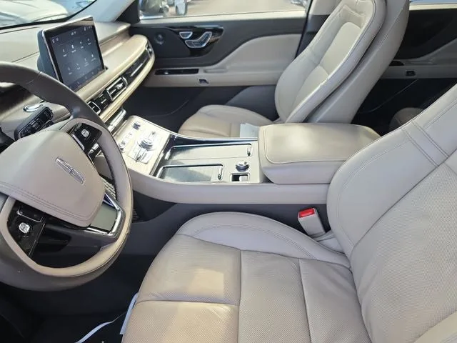 2024 Lincoln Aviator Reserve Premium photo 16