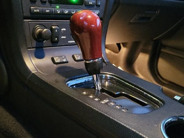 2005 Ford Thunderbird Base photo 26