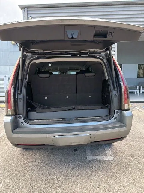 2020 Cadillac Escalade Base photo 6