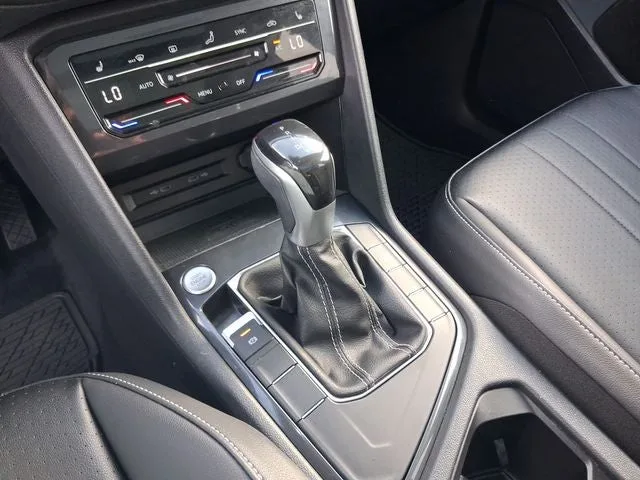 2022 Volkswagen Tiguan 2.0T SE photo 21