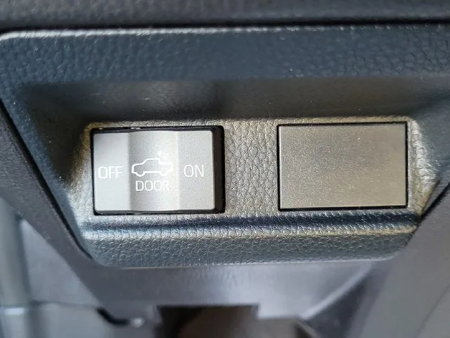 2025 Toyota Tacoma SR5 photo 16