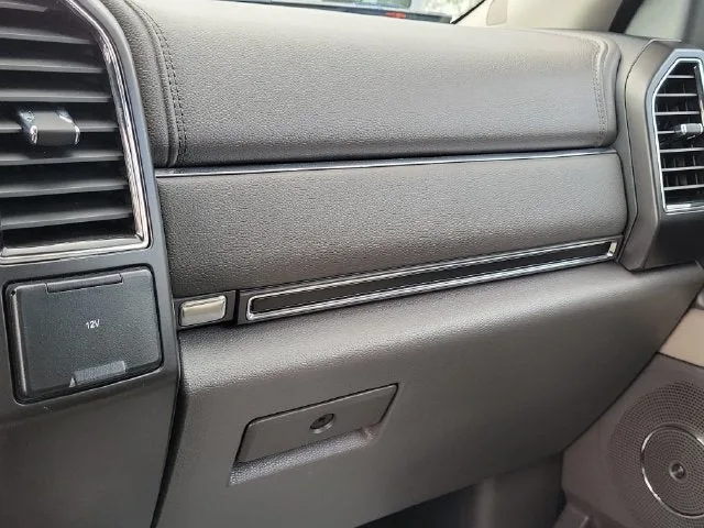 2021 Ford Expedition Limited photo 32