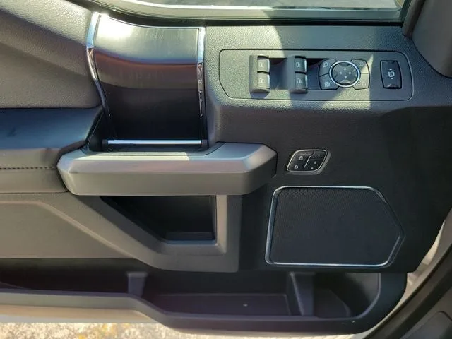 2018 Ford F-250SD Platinum photo 20