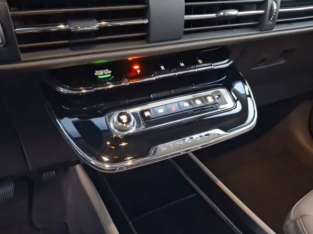 2024 Lincoln Corsair Premiere photo 19