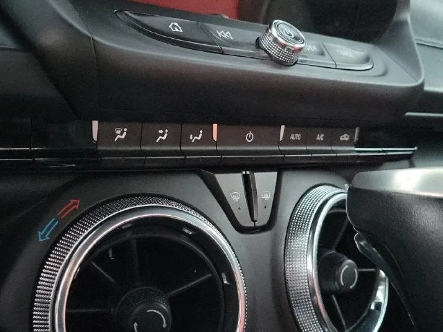 2017 Chevrolet Camaro 1LT photo 26