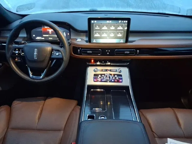 2024 Lincoln Aviator Reserve Premium photo 7