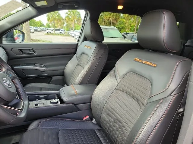 2025 Nissan Pathfinder Rock Creek photo 11