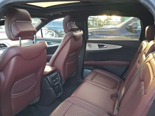 2019 Lincoln Nautilus Black Label photo 5