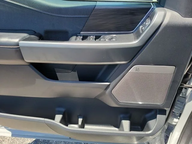 2024 Ford F-150 Lariat photo 16