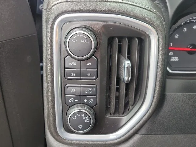 2022 Chevrolet Silverado 1500 LTD RST photo 13