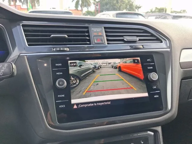 2022 Volkswagen Tiguan 2.0T SE photo 22