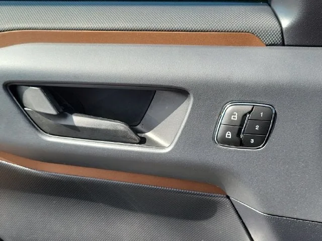 2024 Ford Bronco Black Diamond photo 16