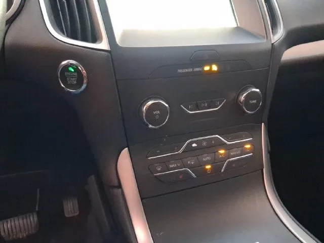 2019 Ford Edge SEL photo 19