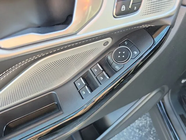 2023 Ford Explorer ST photo 13