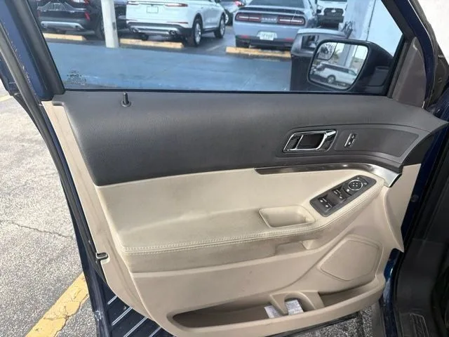 2012 Ford Explorer Base photo 18