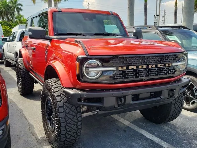 2024 Ford Bronco Wildtrak photo 2