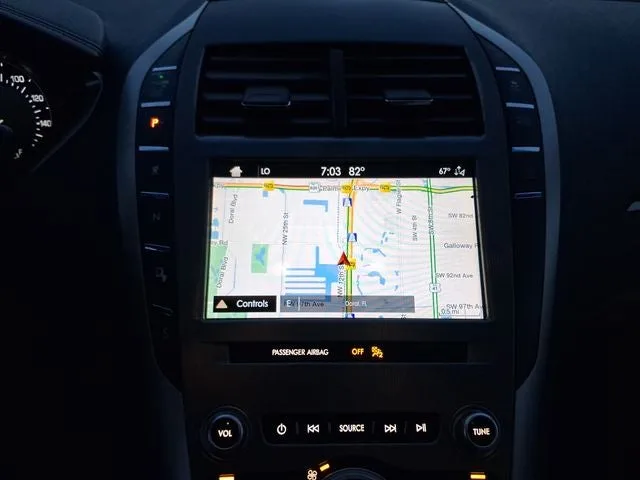 2019 Lincoln MKZ Reserve photo 18