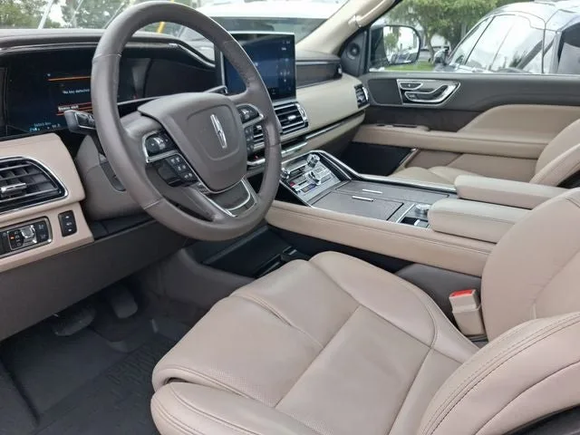 2023 Lincoln Navigator Reserve photo 10