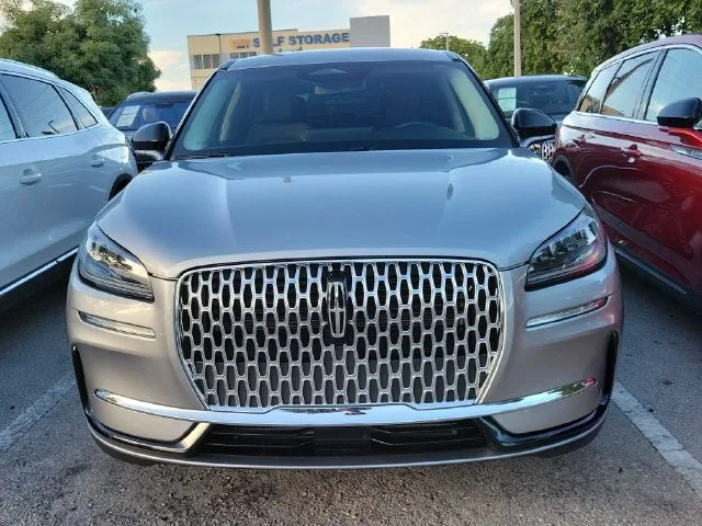 2024 Lincoln Corsair Premiere photo 2